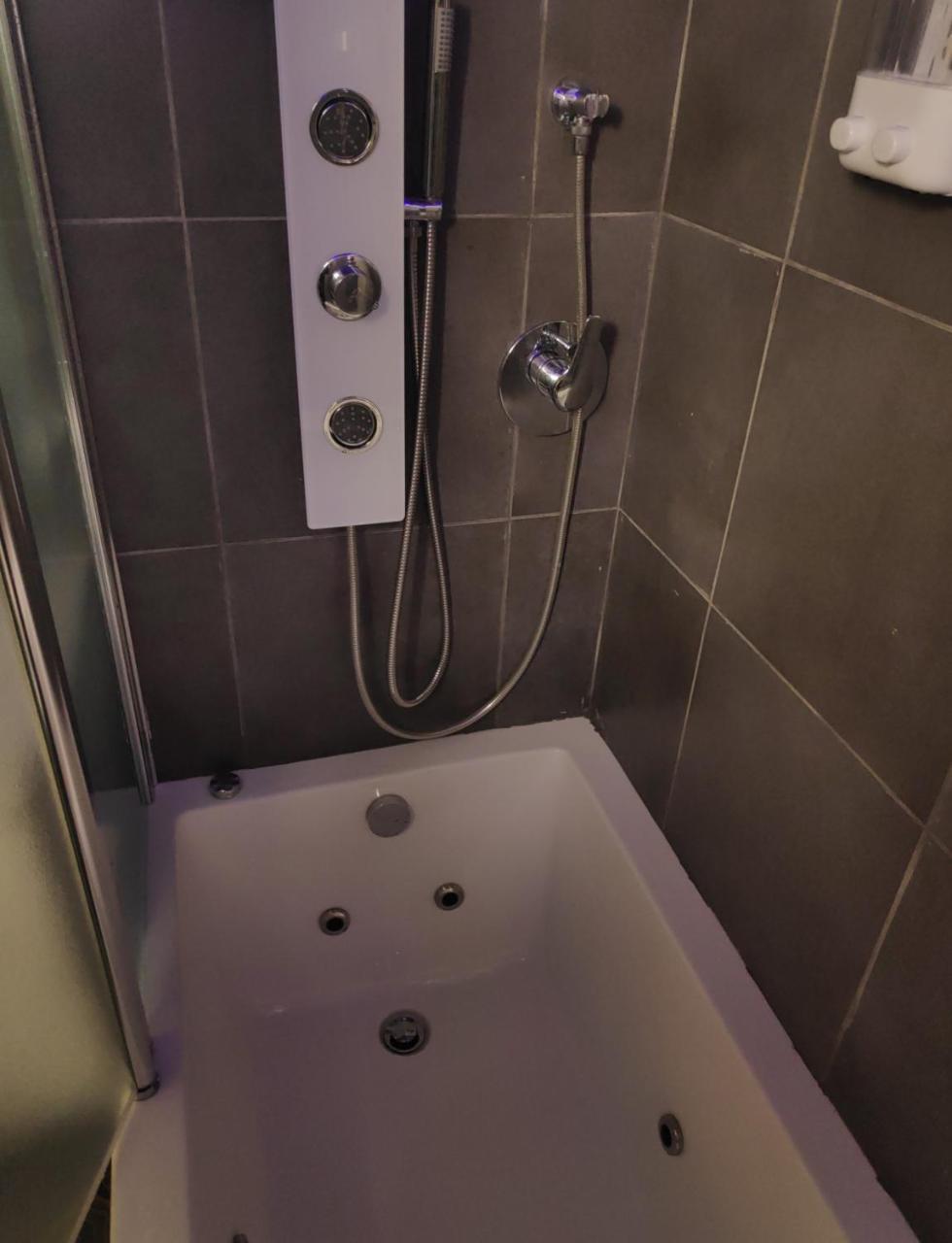 Carmel Market Apartments テル・アビブ エクステリア 写真