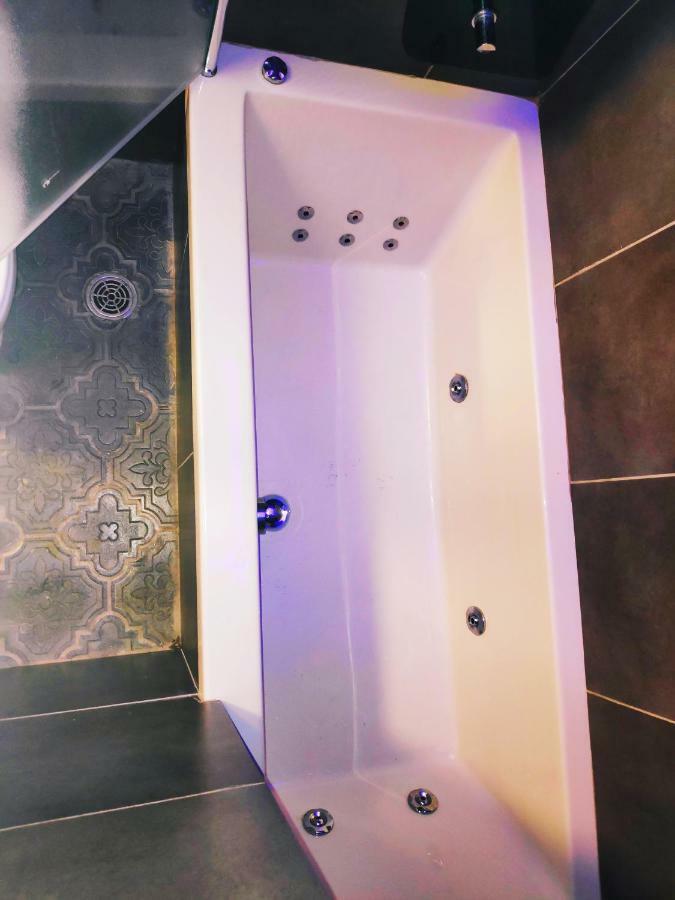 Carmel Market Apartments テル・アビブ エクステリア 写真